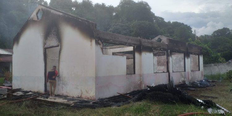 Dua hari menjelang perpisahan tahun 2024, sijago merah beraksi di dua lokasi berbeda di Kota Bitung