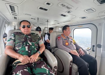 Kapolri dan Panglima TNI dan Para Menteri Pantau Jalur Mudik via Udara, Pastikan Lalu Lintas Lancar