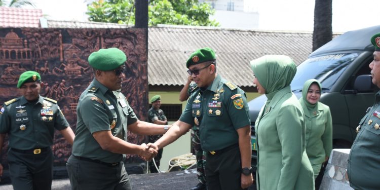 Penyambutan Brigjen TNI Adri Koesdyanto Sebagai Warga Baru Korem 044/Gapo