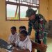 Satgas Yonif 144/JY Jadi Guru Perbatasan dan Kenalkan Teknologi Komputer Kepada Anak- Anak SD YKPP St. Yohannes