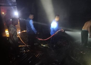 Kebakaran Rumah di Sarolangun, Tidak Ada Korban Jiwa Berkat Kesigapan Babinsa dan Tim Damkar