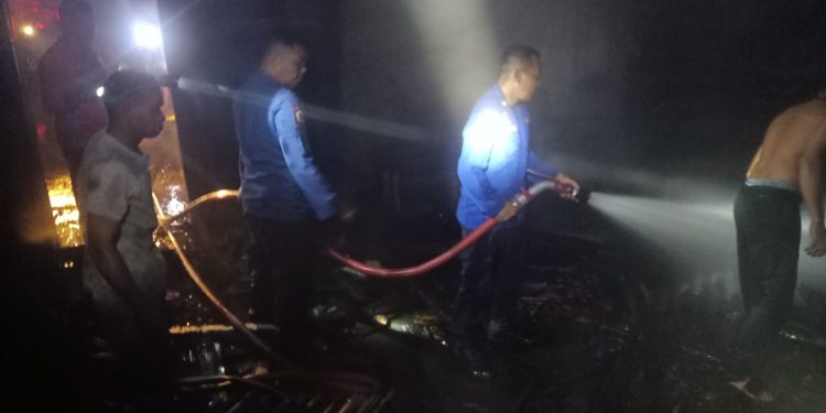 Kebakaran Rumah di Sarolangun, Tidak Ada Korban Jiwa Berkat Kesigapan Babinsa dan Tim Damkar