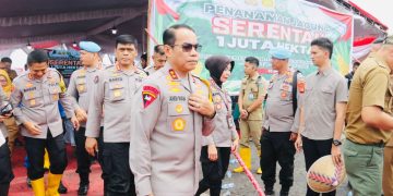 Dipusatkan di Kabupaten Ogan Ilir, Kapolda Sumsel Bersama Pangdam II Sriwijaya Tanam Jagung di Program 1 Juta Hektar