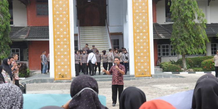 Polres Merangin Kawal Aksi Damai Persatuan Guru Honorer Agama Islam Sekabupaten Merangin