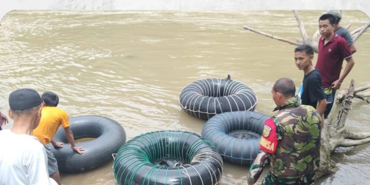 Tanpa Lelah, Babinsa dan Tim Rescue Terus Mencari Wasnarudin yang Diduga Hanyut di Sungai Enim