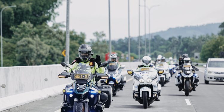 Kapolda Jatim Patroli Jarak Jauh Naik Motor Surabaya – Malang Jelang Operasi Ketupat Semeru 2025