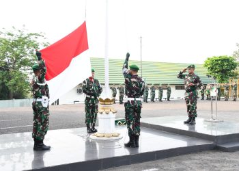 Korem 044/Gapo Gelar Upacara Bendera Bulanan