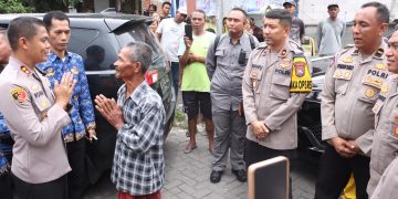 Polisi Peduli, Kapolres Gresik Lepas Rantai ODGJ dan Bantu Pengobatan