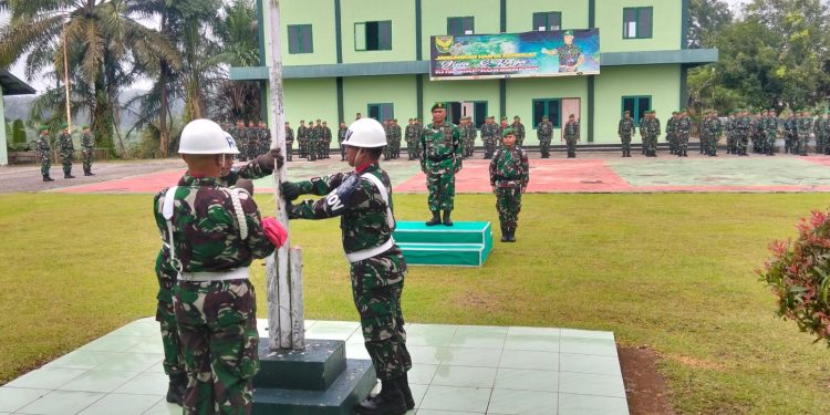 Kasdim 0420/Sarko Pimpin Upacara Bulanan, Tingkatkan Disiplin dan Semangat Prajurit