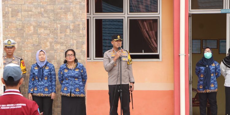 Polres Banyuasin Gelar Police Goes To School Edukasi Keselamatan Berlalu Lintas di SMAN 2 Sembawa