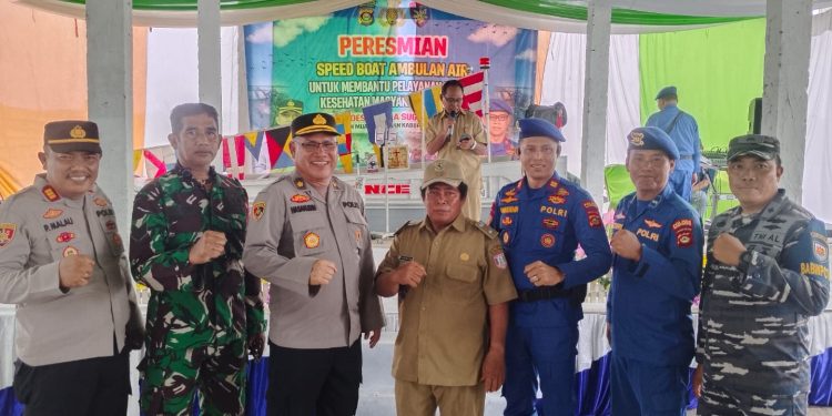 Kapolres Banyuasin Resmikan Ambulance Air dan Bagikan Sembako di Desa Kuala Sugihan