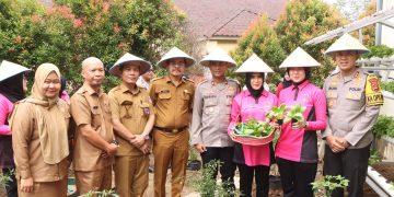 Polres Banyuasin Melalui Bhayangkari Launching Program Pekarangan Pangan Lestari dukung Ketahanan Pangan Nasional