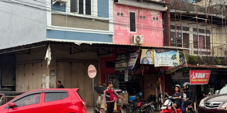Ciptakan Harkamtibmas di Bulan Ramadhan, Patroli Perintis Presisi Samapta Polres Gowa Atur Lalu Lintas Sore