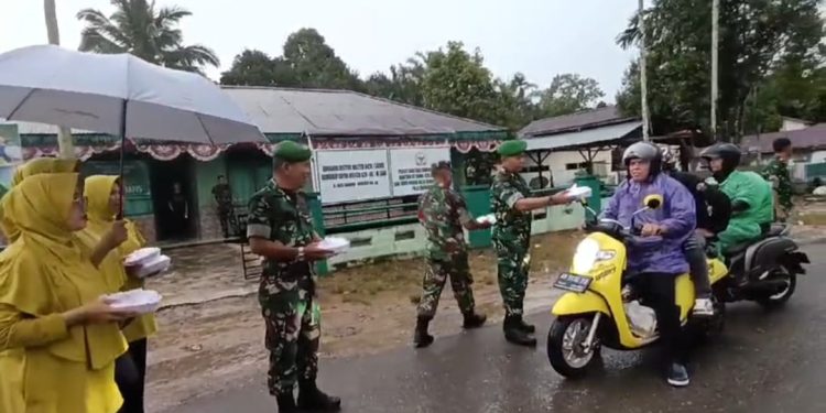 Kodim 0420/Sarko Gelar Pembagian Takjil di Bulan Suci Ramadhan
