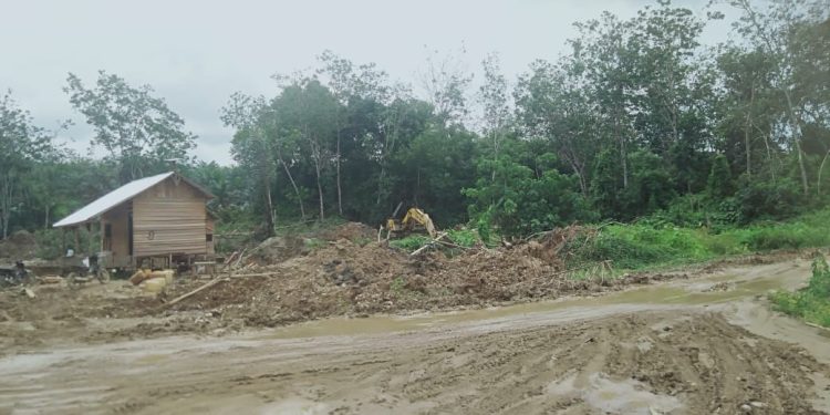 TK di duga lakukan ilegal Galian C di Simp seling- Merangin, Jambi.