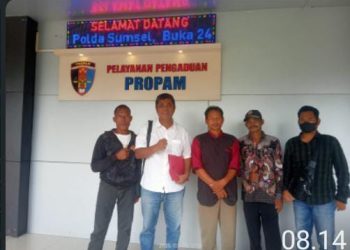Keluarga korban kasus dugaan asusilah lanjut laporkan ke Propam Polda Sumsel.