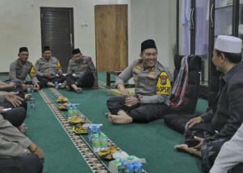 Tarawih Ramadhan Keliling Kapolres Blitar Ajak Warga Jaga Kamtibmas
