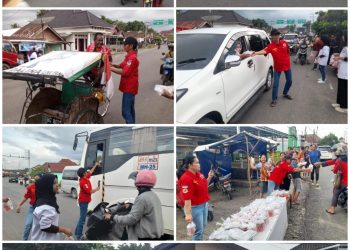 DPD IWO Indonesia Kab Lahat Jum”at Berkah Bagi-bagi Takjil Didesa Ulak Lebar Lahat
