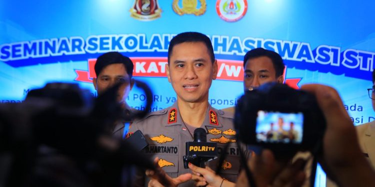 Transformasi Polri di Era 4.0: Responsivitas, Inovasi, dan Kepercayaan Publik