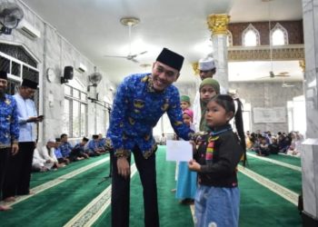 Bupati OKI Hadiri Peringatan Nuzulul Qur’an di Masjid Agung Sholihin Kayuagung