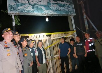 Terbukti melanggar kesepakatan bersama di bulan Ramadhan, Satpol PP bersama Tni Polri Segel Cafe Karaoke di Purwosari