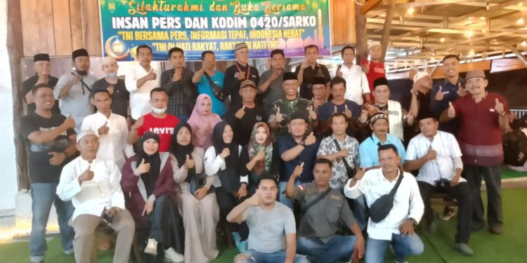 Berbuka bersama pers dan Kodim 0420 / SARKO sarana mempererat silaturahmi.