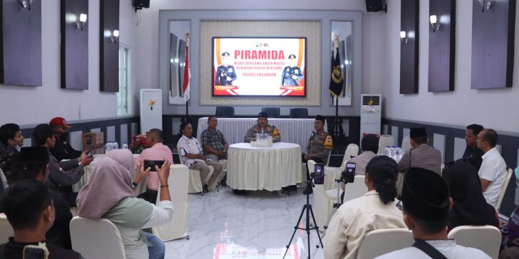 Pererat Sinergitas, Kapolres Pasuruan Buka bersama dan Berikan Bingkisan Kepada Wartawan Jelang Lebaran