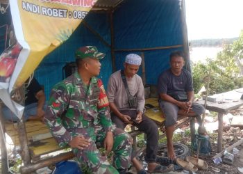Menjelang Hari Raya Idul Fitri, Babinsa Laksanakan Komsos di Desa Jernang Baru