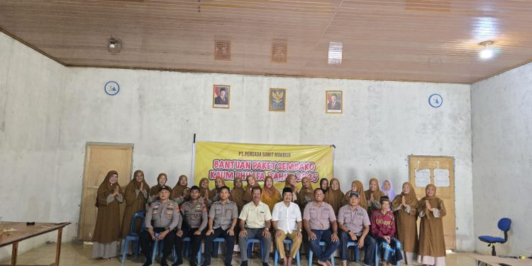Sambut Hari Raya Idul Fitri, PT. Persada Sawit Makmur Salurkan 400 Paket Sembako Untuk Kaum Dhuafa di Desa Sekitar Perusahaan