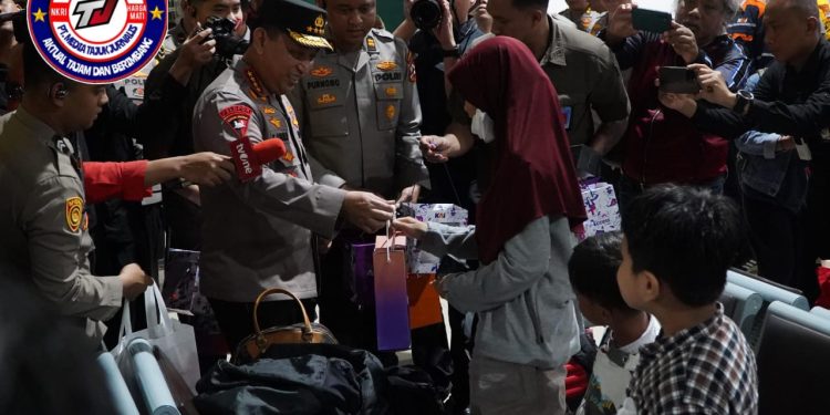 Tinjau Stasiun Tugu DIY, Kapolri : Mudik Gunakan Kereta Api Bisa Jadi Alternatif