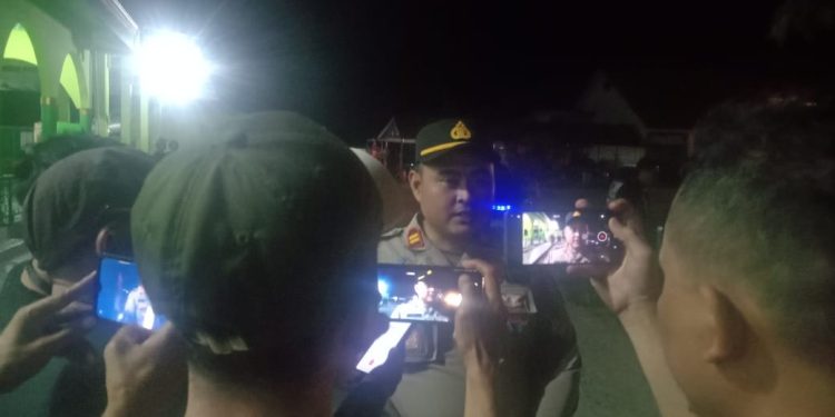 Satu Orang Jadi Tersangka Kasus Dugaan Bakar Mayat di Desa Talang Taling Gelumbang Ratusan Warga Desak Polisi Bebaskan Rekanya