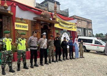 Menunjang Keamanan dan Kenyamanan Para Pemudik, Babinsa Koramil 420-02/ Muara Limun Bersama Pihak Terkait Amankan Pos Pam Lebaran