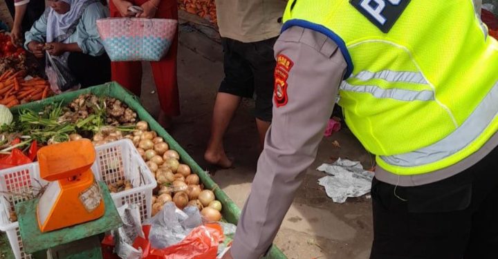Polsek Pedamaran Atur Lalu Lintas di H-1 Idul Fitri, Masyarakat Diimbau Tertib Berkendara