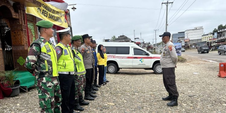 Babinsa Koramil M.Limun Laksanakan Pengamanan di Pos Pam Mudik Lebaran