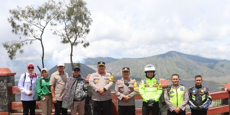 Pastikan aman bencana Alam , Kapolres Tinjau Kawasan Wisata Gunung Bromo Tosari