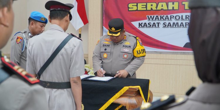 Serah Terima Jabatan Wakapolres hingga Kapolsek Winongan Digelar di Mapolres Pasuruan