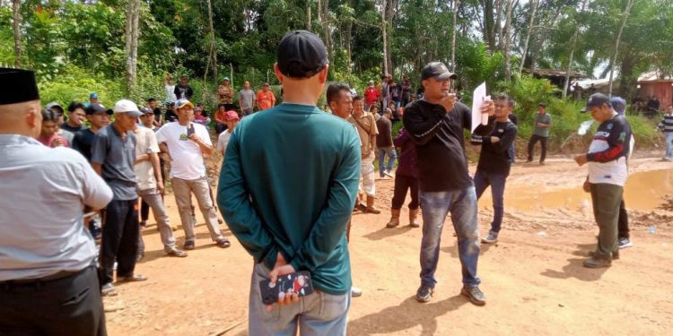 Ratusan Warga Dari 4 Desa Demo PT CBE di Subkon di PLTU Sumsel 1 Rambang Niru