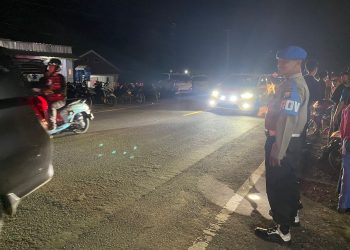 Berikan Rasa Amanan Kepada Masyarakat, Dan Cegah Gangguan Kamtibmas Anggota Polsek Urban Pitumpanua Hadir di PUJASERA