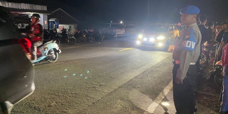 Berikan Rasa Amanan Kepada Masyarakat, Dan Cegah Gangguan Kamtibmas Anggota Polsek Urban Pitumpanua Hadir di PUJASERA