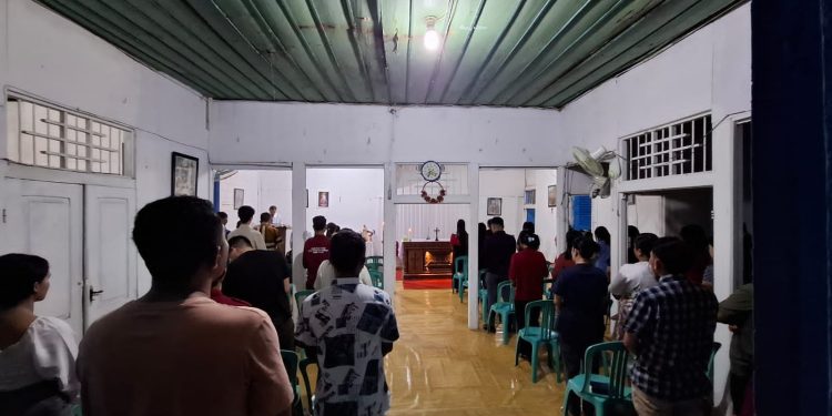 Pastikan Pelaksanaan Ibadah Kenaikan Yesus Kristus Aman, Polsek Tempe Laksanakan Pengamanan Gereja