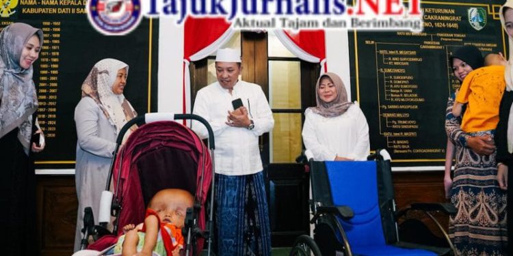 Bupati Serahkan Bantuan Difabel, Warga Ingatkan Jangan Sekadar Seremonial