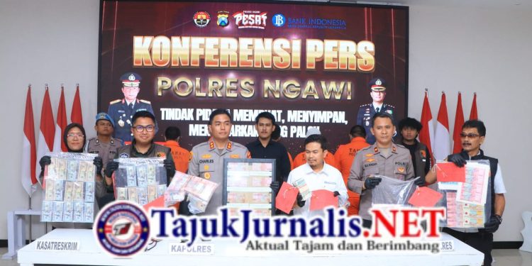 Polres Ngawi Berhasil Amankan 5 Tersangka Pengedar Uang Palsu Lintas Provinsi