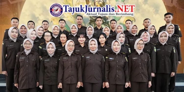 Kejati Jawa Timur Dr. Kuntadi Mengucapkan Selamat Bergabung Para Adhyaksa Muda yang baru di Keluarga Besar Kejaksaan Tinggi Jawa Timur