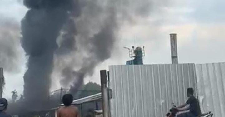 Viral, Beredar Video Gudang PT BRU di wilayah Gelumbang Terbakar Dahsyat