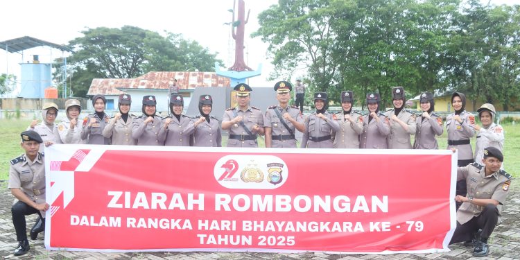 Khidmat, Polres Wajo Laksanakan Ziarah Rombongan HUT Bhayangkara ke-79 di TMP Empagae