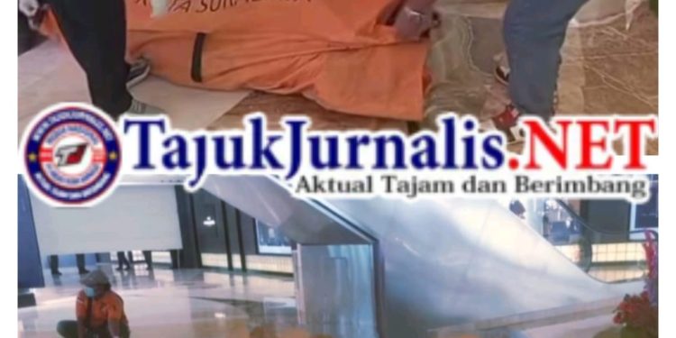 Pria Paruh Baya Terjatuh dari Lantai 4 Tunjungan Plaza Surabaya, Polisi Selidiki Penyebabnya