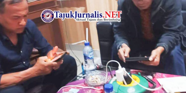 Viral Foto Diduga Camat Siliragung Konsumsi Narkoba di Kantor, Ketua YAN-LPSS: Pecat Bila Terbukti!