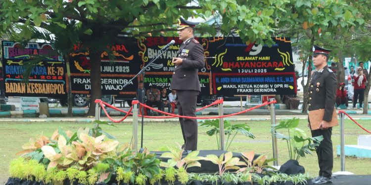 Polres Wajo Gelar Upacara Peringatan Hari Bhayangkara ke-79, Kapolres Bacakan Amanat Kapolda Sulsel