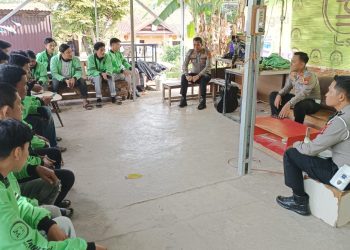 Satlantas Polres Wajo Sambangi Komunitas Kurir: Edukasi Keselamatan Lalu Lintas dengan Sentuhan Kekeluargaan
