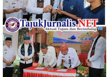 Kakanwil Ditjenpas Jawa Timur Dampingi Wakil Gubernur Serahkan Hak Anak Binaan di LPKA Blitar dalam Peringatan Hari Anak Nasional 2025, Kakanwil : Anak Binaan Juga Punya Hak yang Sama !